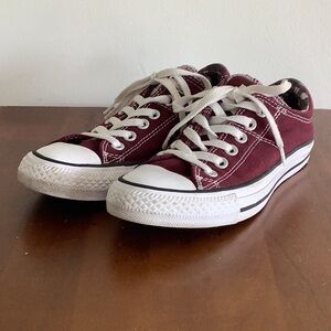 Converse Chuck Taylor Low Top All Stars Maroon Sneakers Women’s 7